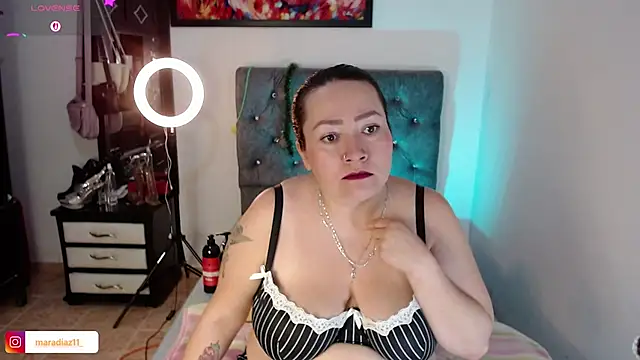 MaraDiaz11 online show from May 2026 08:59:01 PM