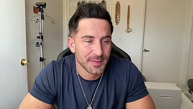 brettmycles28 online show from July 2026 04:03:02 PM