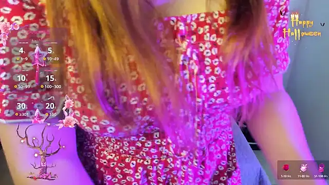 LucyPetit online show from October 2025 01:31:01 PM