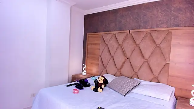 VictoriaSanz  online show from November 2025 04:47:01 AM