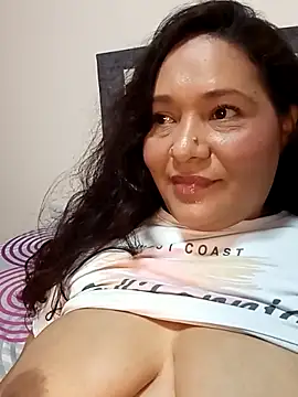 Laurasofia01 online show from October 2025 03:08:02 PM