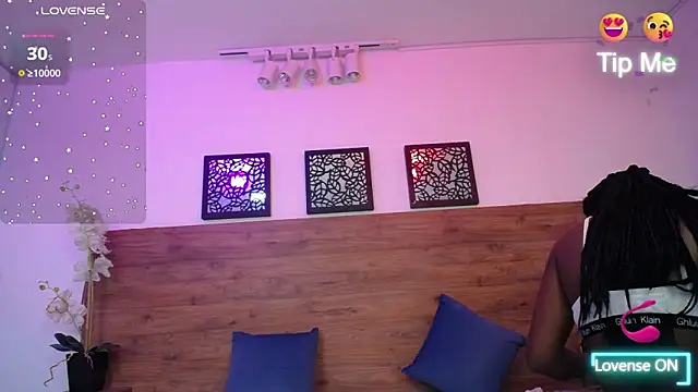 AlexandraCambell online show from September 2025 07:48:01 PM