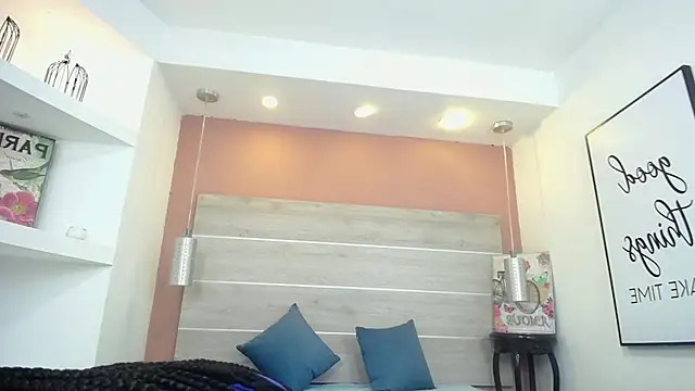 AlexandraCambell online show from November 2025 12:39:02 PM