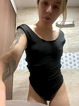 karla-thomsom10 online show from September 2025 11:09:02 PM