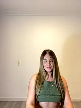 Snapshot of Zara_Ross chatting on September 2025 03:57:01 PM Zara Ross online show from September 2025 03:57:01 PM