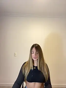 Snapshot of Zara_Ross chatting on October 2025 12:40:02 PM Zara Ross online show from October 2025 12:40:02 PM