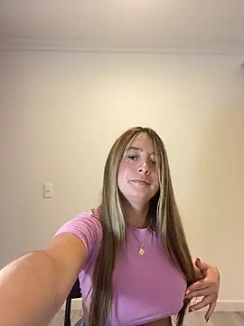 Snapshot of Zara_Ross chatting on February 2026 12:03:01 AM Zara Ross online show from February 2026 12:03:01 AM