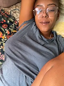 Snapshot of aliasyourfav chatting on November 2025 04:49:01 PM aliasyourfav online show from November 2025 04:49:01 PM