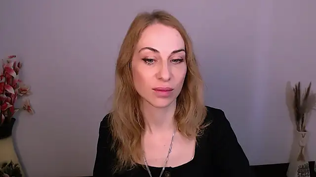 Snapshot of Create_your_own_sun chatting on November 2025 01:33:02 PM Create your own sun online show from November 2025 01:33:02 PM