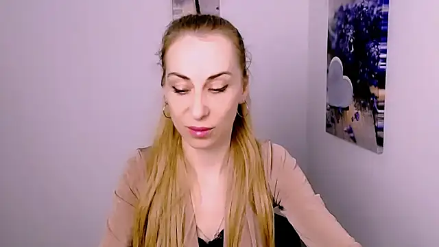 Snapshot of Create_your_own_sun chatting on November 2025 03:24:02 PM Create your own sun online show from November 2025 03:24:02 PM