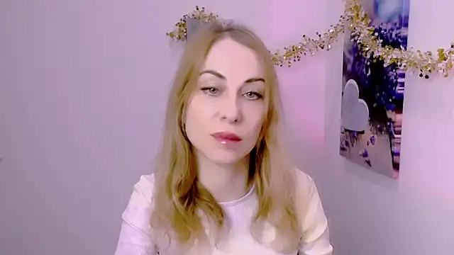 Snapshot of Create_your_own_sun chatting on December 2025 01:40:02 PM Create your own sun online show from December 2025 01:40:02 PM