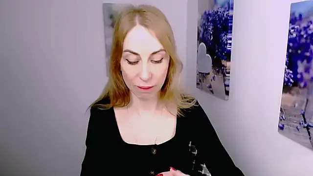 Snapshot of Create_your_own_sun chatting on February 2026 01:49:02 PM Create your own sun online show from February 2026 01:49:02 PM