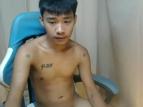 Snapshot of urasianjason chatting on December 2025 03:18:02 PM urasianjason online show from December 2025 03:18:02 PM