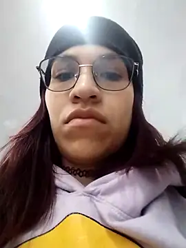 Katyuskka love online show from November 2025 01:22:02 PM