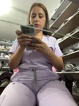 Snapshot of GiaDuque chatting on January 2026 11:34:01 AM GiaDuque online show from January 2026 11:34:01 AM