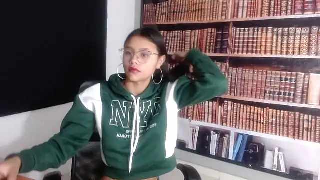 SofieLove 01 online show from September 2025 09:20:01 AM