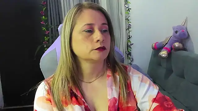 Snapshot of milagros_latina75 chatting on December 2025 11:34:02 PM milagros latina75 online show from December 2025 11:34:02 PM