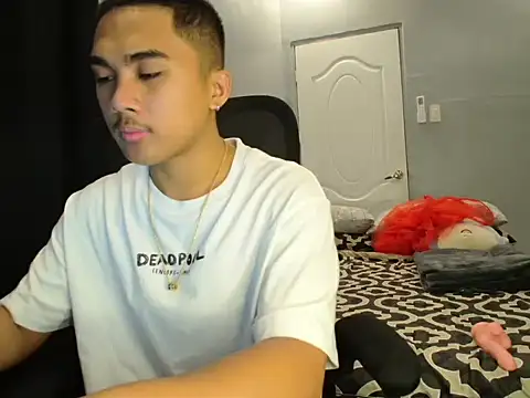 Snapshot of pinoyAdrianneXXX chatting on October 2025 01:14:02 AM pinoyAdrianneXXX online show from October 2025 01:14:02 AM