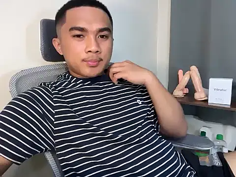 Snapshot of pinoyAdrianneXXX chatting on August 2026 02:26:02 PM pinoyAdrianneXXX online show from August 2026 02:26:02 PM