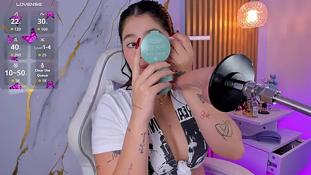 alissaowens  online show from December 2025 10:13:02 AM