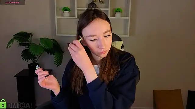 Snapshot of Miche1le_Allenne chatting on March 2026 12:56:02 AM Miche1le Allenne online show from March 2026 12:56:02 AM