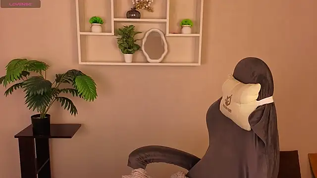 Snapshot of Miche1le_Allenne chatting on March 2026 01:13:01 AM Miche1le Allenne online show from March 2026 01:13:01 AM