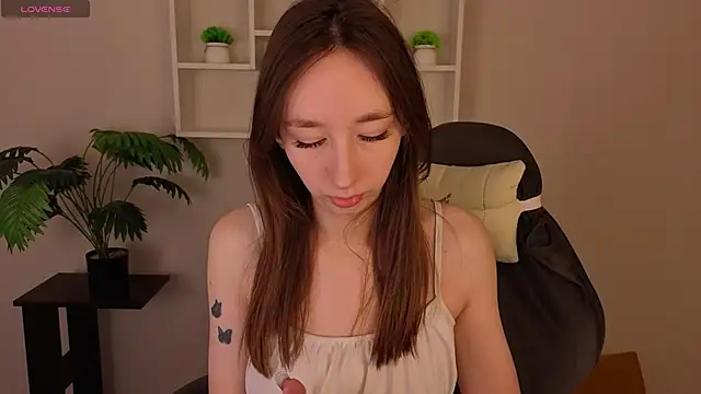 Snapshot of Miche1le_Allenne chatting on March 2026 02:04:02 AM Miche1le Allenne online show from March 2026 02:04:02 AM