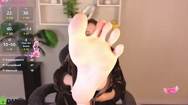 Snapshot of Miche1le_Allenne chatting on April 2026 07:45:01 AM Miche1le Allenne online show from April 2026 07:45:01 AM