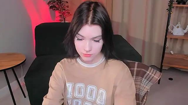 Snapshot of Sophie_SkyAngel chatting on September 2025 09:26:01 PM Sophie SkyAngel online show from September 2025 09:26:01 PM