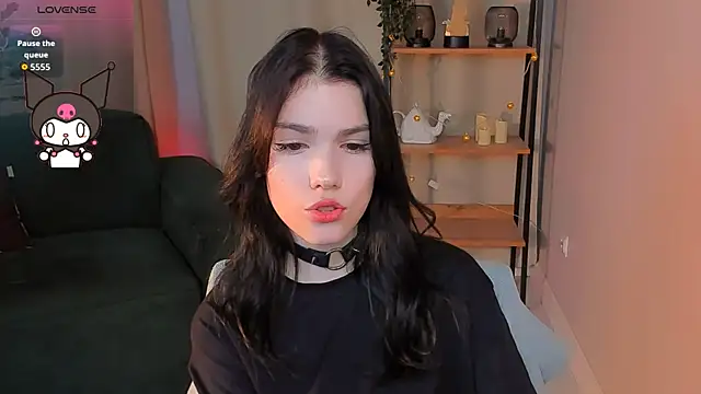 Snapshot of Sophie_SkyAngel chatting on October 2025 01:45:02 PM Sophie SkyAngel online show from October 2025 01:45:02 PM