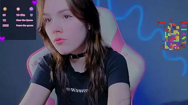 Snapshot of Sophie_SkyAngel chatting on July 2026 06:27:02 PM Sophie SkyAngel online show from July 2026 06:27:02 PM