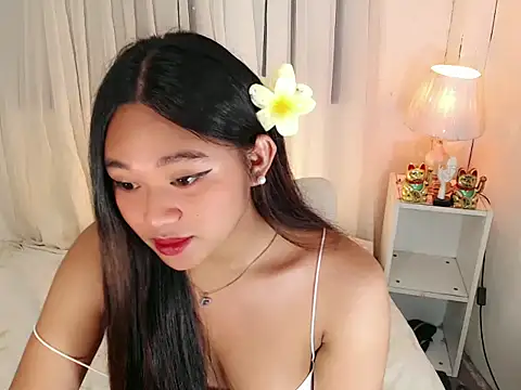 Malia cummer online show from June 2026 02:33:01 PM