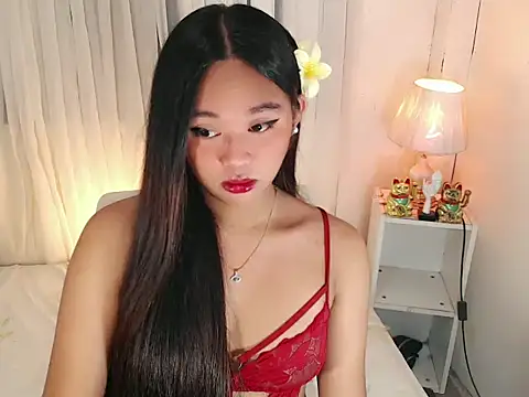 Malia cummer online show from June 2026 03:29:01 PM
