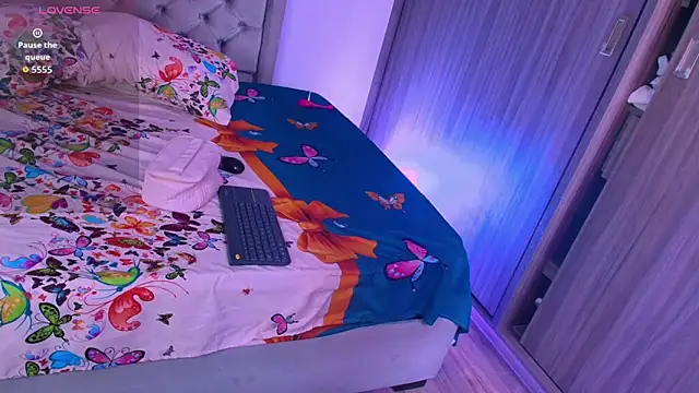 dreamsussi online show from February 2026 09:42:01 PM