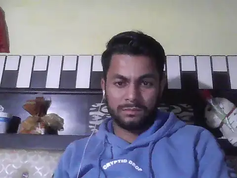 ursdreamperson online show from December 2025 04:00:01 PM