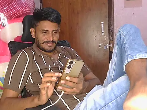 krishjaat43 online show from April 2026 03:09:02 AM