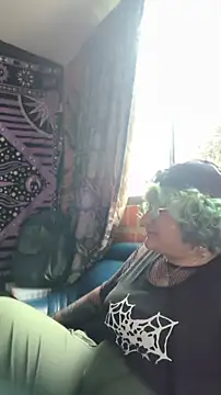 XxGreenGoodxX online show from May 2026 08:04:04 PM