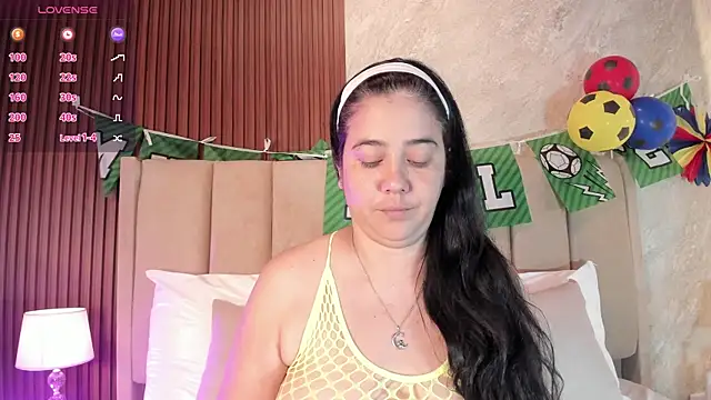  Cris Spicy  online show from June 2026 08:21:01 PM