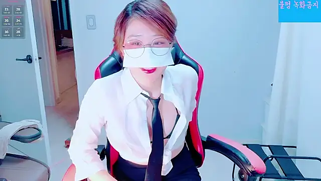 Snapshot of hyeony_s96 chatting on October 2025 12:00:02 PM hyeony s96 online show from October 2025 12:00:02 PM