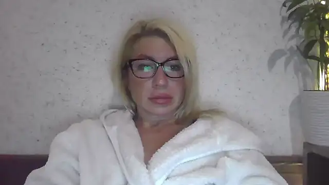 fox red lady7 online show from October 2025 08:54:02 PM