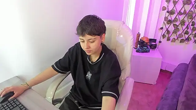 Snapshot of Nathaly_ds chatting on March 2026 07:09:01 PM Nathaly ds online show from March 2026 07:09:01 PM