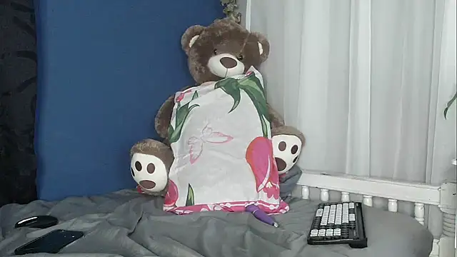 Snapshot of lishainparis18 chatting on February 2026 07:18:01 PM lishainparis18 online show from February 2026 07:18:01 PM