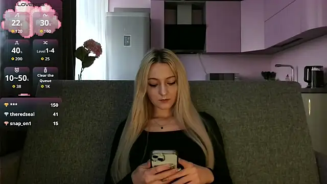 white liillyy online show from September 2025 04:07:01 PM