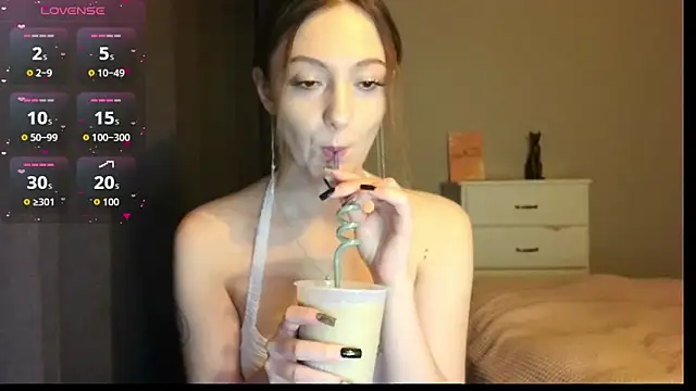 Snapshot of white_liillyy chatting on March 2026 09:43:02 PM white liillyy online show from March 2026 09:43:02 PM