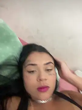 Snapshot of Babebommer chatting on October 2025 02:42:02 AM Babebommer online show from October 2025 02:42:02 AM