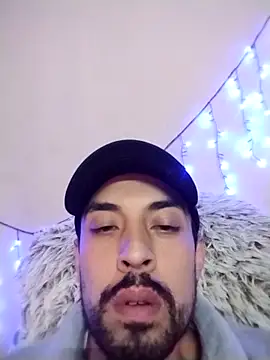 Snapshot of Gato33311 chatting on March 2026 11:30:02 PM Gato33311 online show from March 2026 11:30:02 PM