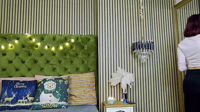 Snapshot of LunaHart chatting on December 2025 04:36:01 PM LunaHart online show from December 2025 04:36:01 PM