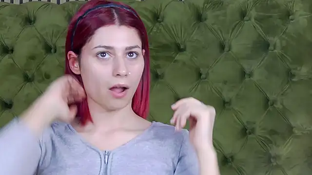 Snapshot of LunaHart chatting on February 2026 05:28:02 AM LunaHart online show from February 2026 05:28:02 AM