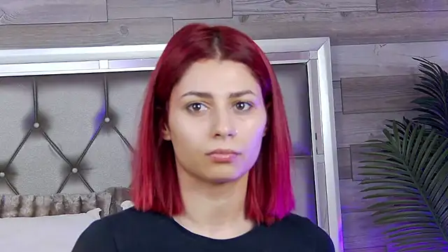 Snapshot of LunaHart chatting on February 2026 05:17:01 AM LunaHart online show from February 2026 05:17:01 AM