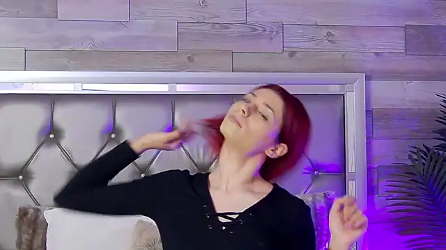 Snapshot of LunaHart chatting on March 2026 04:07:02 AM LunaHart online show from March 2026 04:07:02 AM